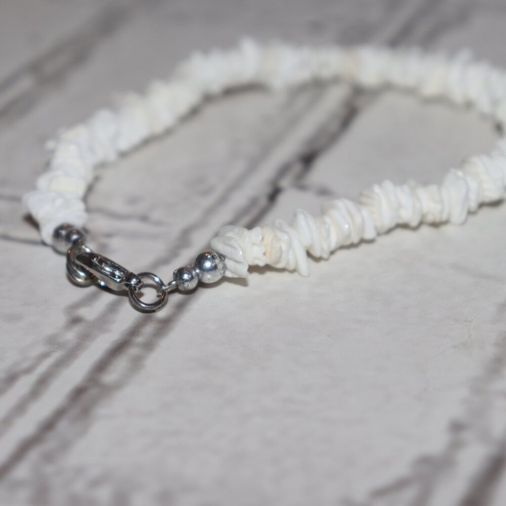 Men's white shell beach bracelet 10" - Picture 3 of 4